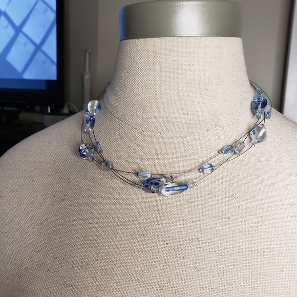 Blue & White Beaded Wired Necklace 16" adjustable - Picture 1 of 4